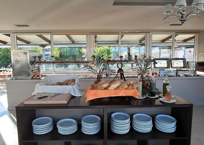 Planos Beach Hotel 4*
