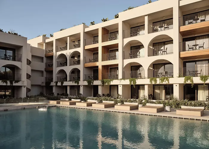 Planos Beach Hotel 4*