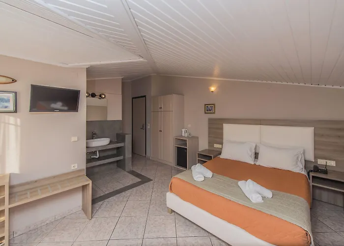 Planos Beach Hotel