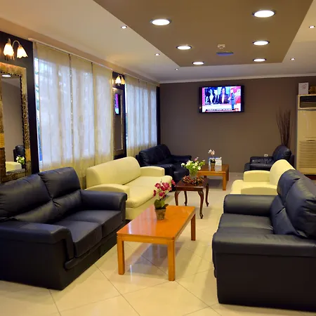 Planos Beach Hotel מלון טסיליבי