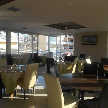Planos Beach Hotel Hotel 4*