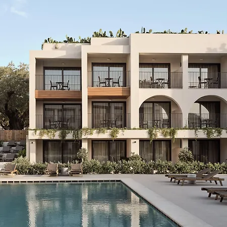 מלון Planos Beach Hotel