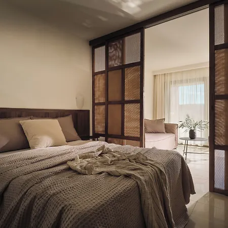 Planos Beach Hotel Циливи