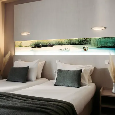 מלון Planos Beach Hotel טסיליבי