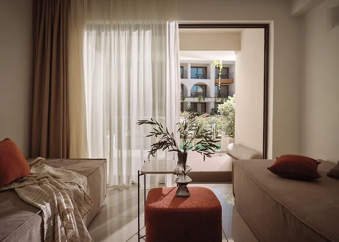 Planos Beach Hotel Отель