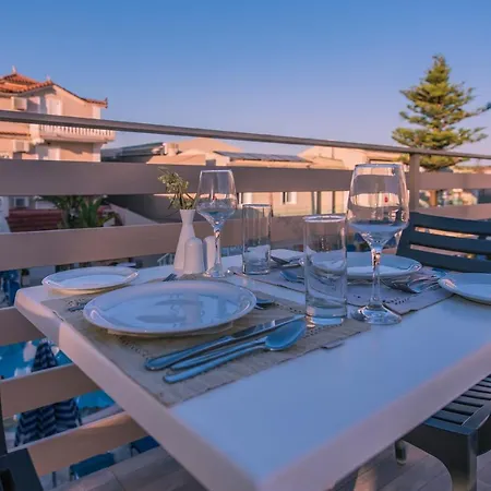 Planos Beach Hotel 4* 티실리비