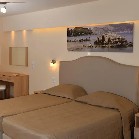 Planos Beach Hotel 호텔 4*