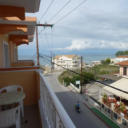 Planos Beach Hotel 4* 티실리비