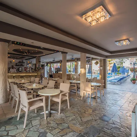 Planos Beach Hotel 호텔