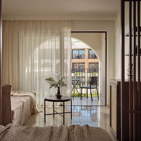 Planos Beach Hotel 호텔