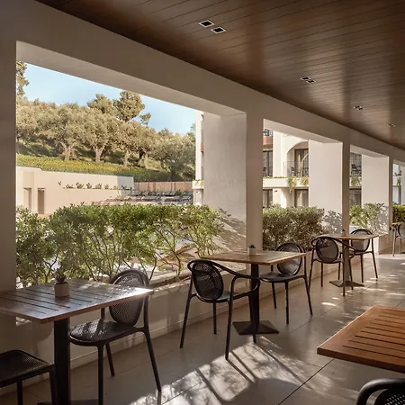 Planos Beach Hotel 4*